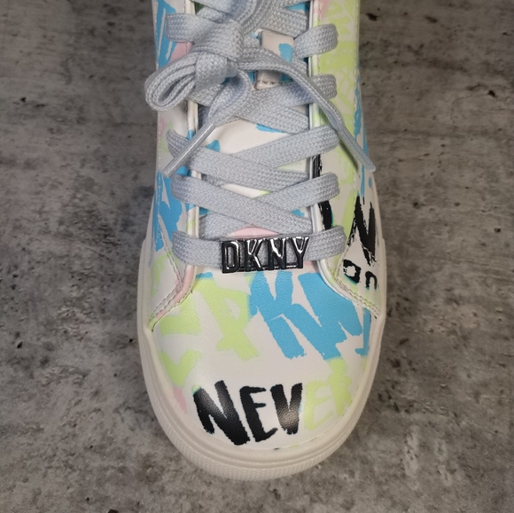 DKNY Logo Sneakers - Picture 4 of 13